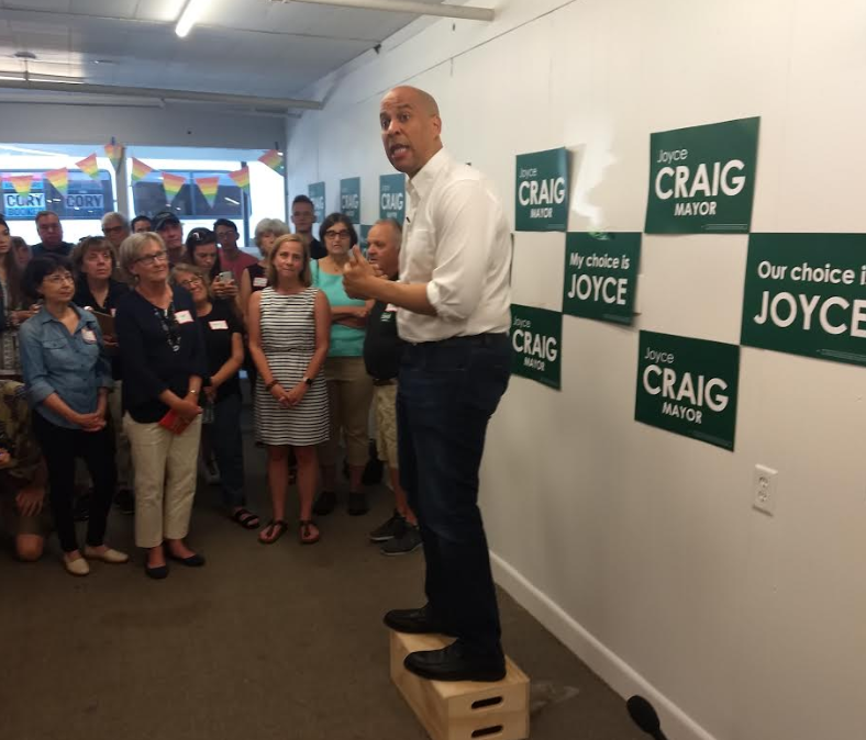 Cory Booker stumps for 'other' mayor
